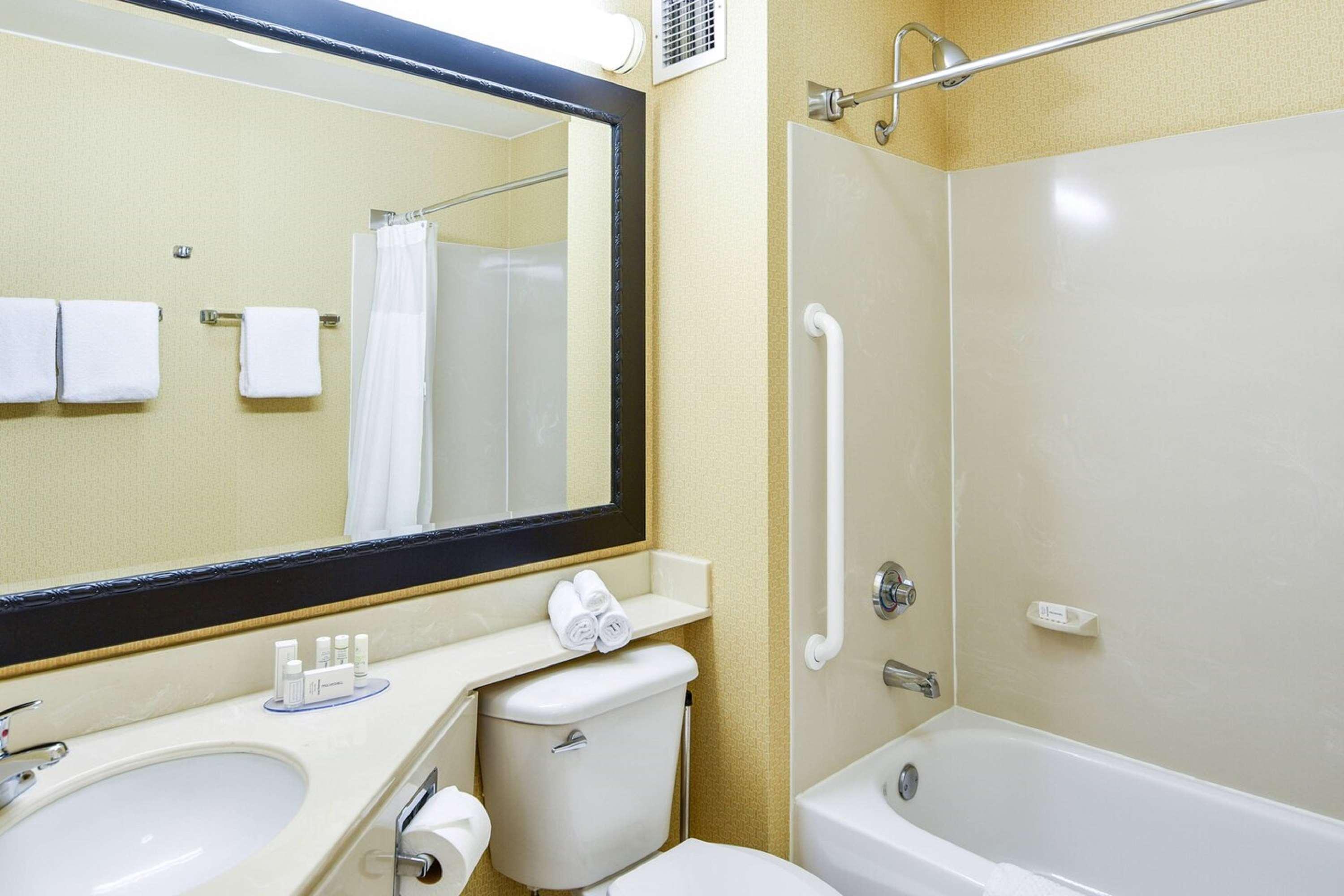 Surestay Hotel By Best Western Ontario Airport Esterno foto