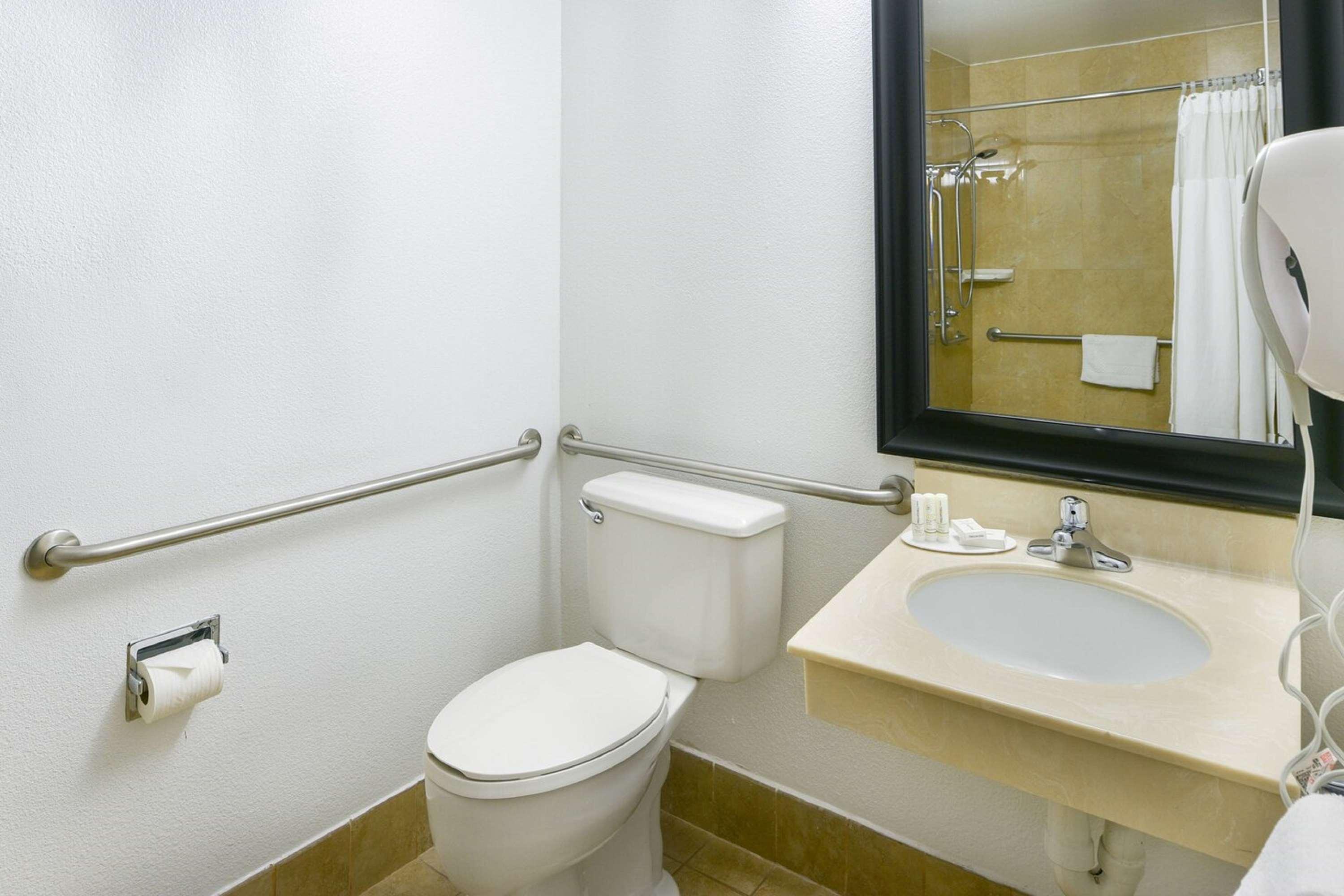 Surestay Hotel By Best Western Ontario Airport Esterno foto
