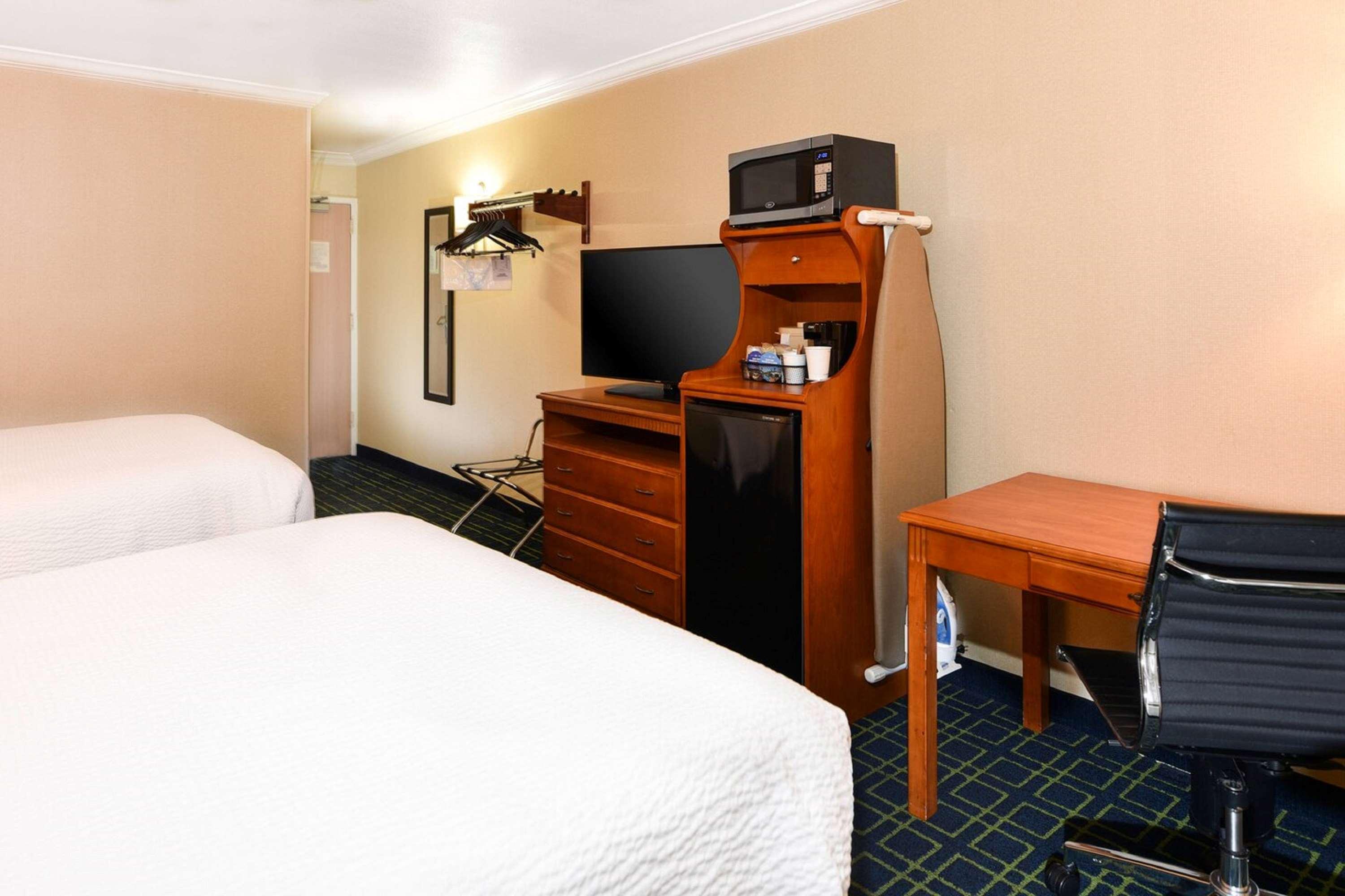 Surestay Hotel By Best Western Ontario Airport Esterno foto